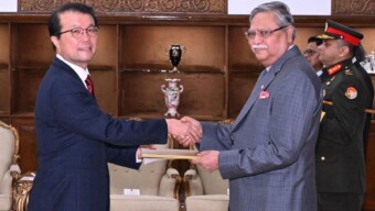 রাষ্ট্রপতি মোঃ শাহাবুদ্দিনের নিকট আজ ঢাকায় বঙ্গভবনে রিপাবলিক অব কোরিয়ার নবনিযুক্ত রাষ্ট্রদূত কিম জি-জুন মঙ্গলবার ৯জুন ২০২৬ পরিচয় পত্র পেশ করেন