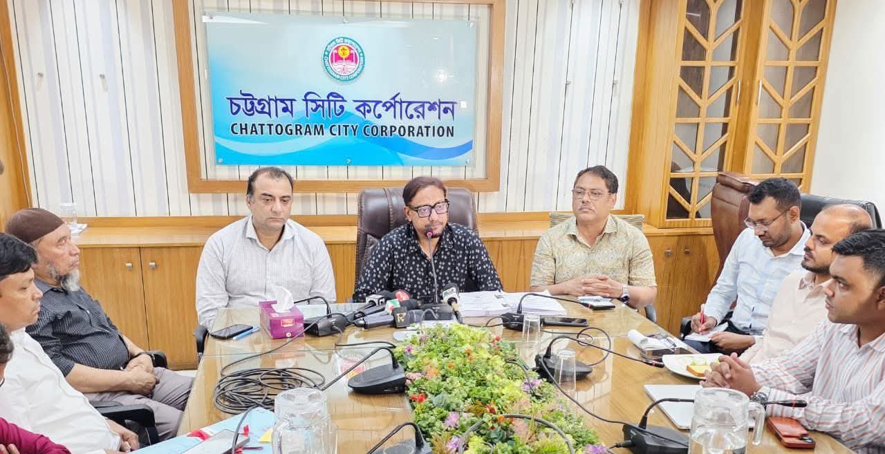 চট্টগ্রামে যানজট কমাতে ও সড়কে শৃঙ্খলা ফেরাতে এআই-ভিত্তিক স্মার্ট ট্রাফিক সিস্টেম চালুর উদ্যোগ: মেয়র ডা. শাহাদাত হোসেন