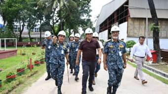 খুলনা শিপইয়ার্ড লিমিটেড পরিদর্শন করলেন প্রধানমন্ত্রীর প্রতিরক্ষা উপদেষ্টা