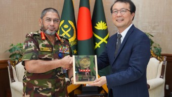 সেনাবাহিনী প্রধানের সাথে বাংলাদেশে নিযুক্ত দক্ষিণ কোরিয়ার রাষ্ট্রদূত-এর সৌজন্য সাক্ষাৎ