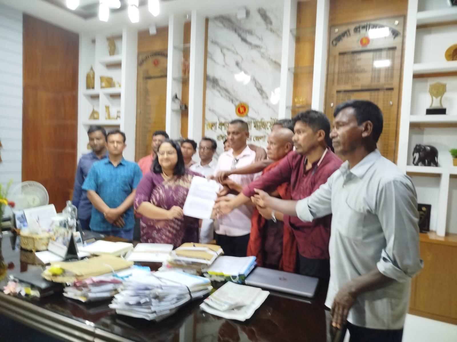 পার্বত্য অঞ্চলে বসবাসরত বড়ুয়া জনগোষ্ঠীর জীবন-মান উন্নয়নে বাজেটে বরাদ্ধের দাবিতে রাঙামাটিতে মানববন্ধন ও প্রধানমন্ত্রী বরাবর স্মারকলিপি প্রদান