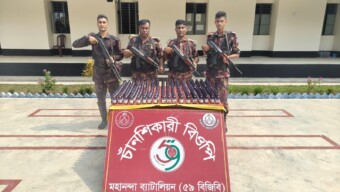 মহানন্দা ব্যাটেলিয়ন ৫৯ বিজিবির মাদকও চোরাচালান বিরোধী অভিযানে নেশাজাতীয় সিরাপ জব্দ