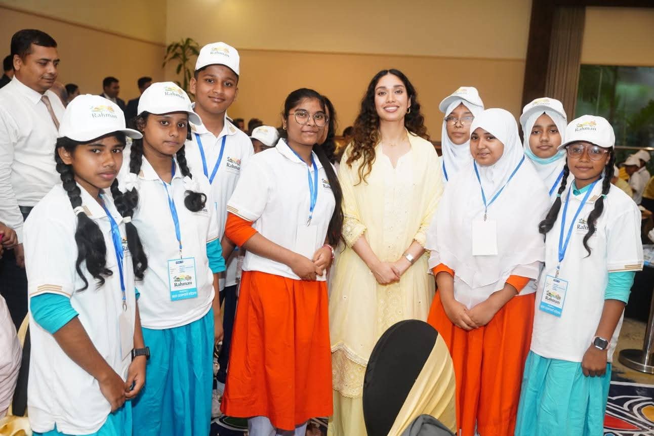 প্রধানমন্ত্রীর মেয়েজাইমা রহমানের সঙ্গে আখাউড়ার কৃতি শিক্ষার্থীদের গল্প আড্ডা