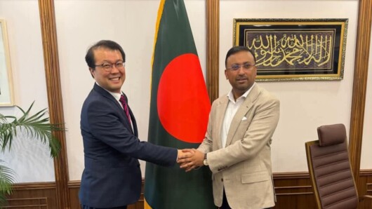 প্রধানমন্ত্রীর পররাষ্ট্রবিষয়ক উপদেষ্টা হুমায়ুন কবিরের সঙ্গে বাংলাদেশে নিযুক্ত দক্ষিণ কোরিয়ার রাষ্ট্রদূত জি-হোন কিম এর সৌজন্য সাক্ষাৎ