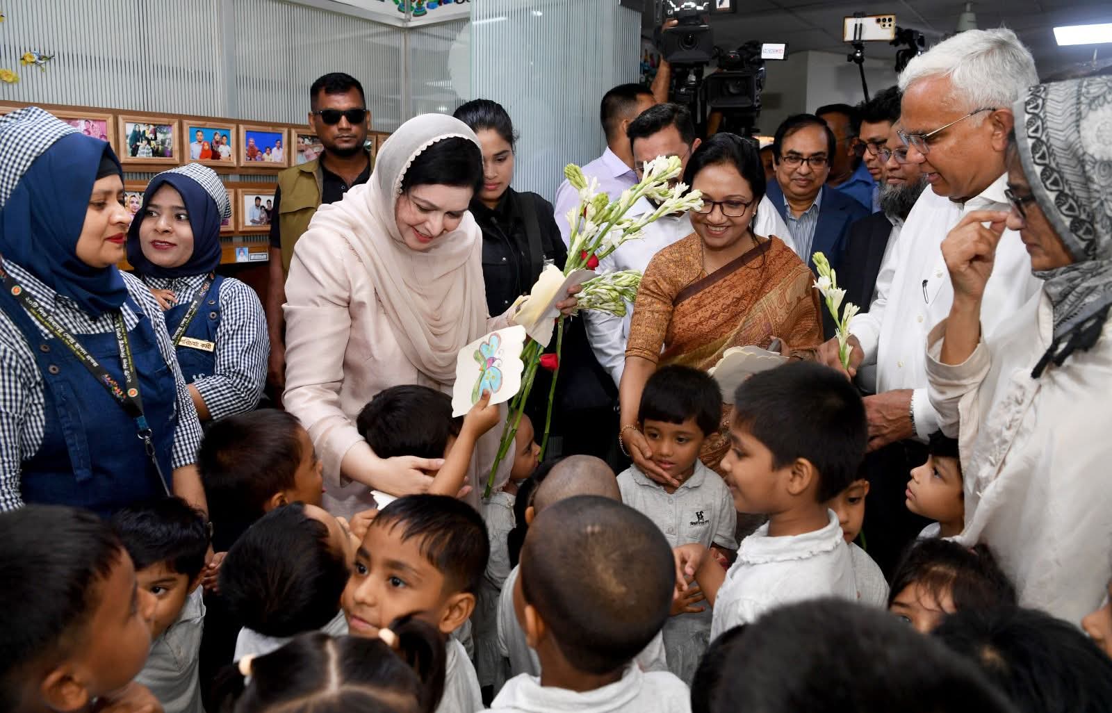 তোমরা জাতির ভবিষ্যৎ, তোমরাই আগামীর বাংলাদেশ এবং দেশ গড়ার মহান সৈনিক শিশুদের উদ্দেশ্যে ডা. জুবাইদা রহমান