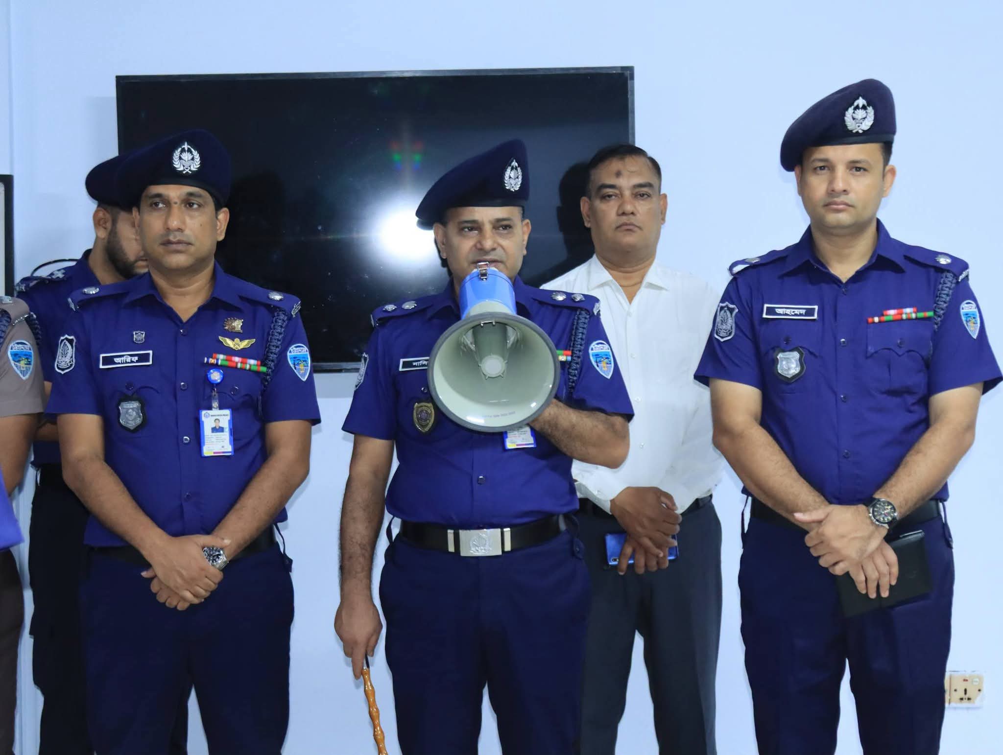 নোয়াখালী জেলা পুলিশের কিট প্যারেড অনুষ্ঠিত