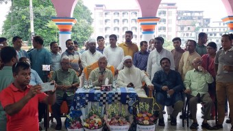 কুমিল্লায় ঐতিহ্যবাহী শতবর্ষী রামমালা গ্রন্থাগার পরিদর্শন করলেন মাননীয় সংস্কৃতি মন্ত্রী নিতাই রায় চৌধুরী