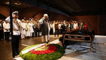 সাবেক অস্থায়ী রাষ্ট্রপতি ও জাতীয় সংসদের সাবেক স্পীকার ব্যারিস্টার জমির উদ্দিন সরকারের নামাযে জানাজা জাতীয় সংসদের দক্ষিণ প্লাজায় অনুষ্ঠিত