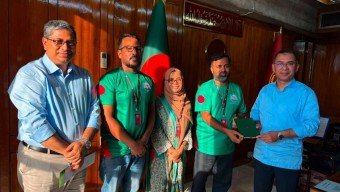 প্রধানমন্ত্রী তারেক রহমানের সঙ্গে বিডি ক্লিনের তিন সদস্যের প্রতিনিধিদলের সৌজন্য সাক্ষাৎ