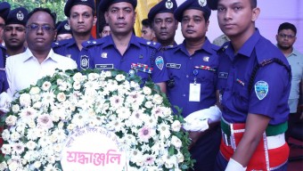 জুলাই শহীদ দিবস ২০২৬ উপলক্ষে জুলাই স্মৃতিস্তম্ভে চট্টগ্রাম জেলা পুলিশের শ্রদ্ধাঞ্জলি নিবেদন