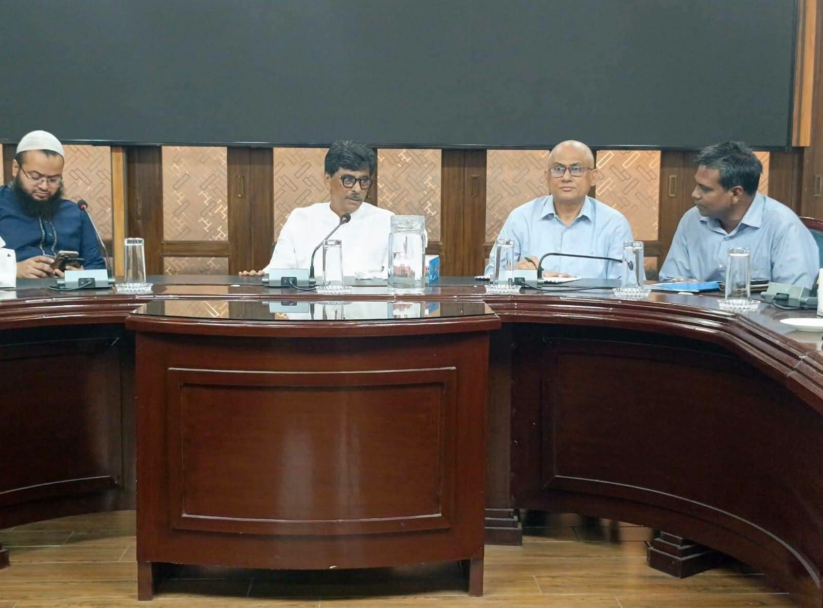 বন্যাদুর্গত কৃষকদের সহায়তায় বীজ ও ভ্যাকসিন বিতরণে অনিয়মে ‘জিরো টলারেন্স’-মৎস্য ও প্রাণিসম্পদ এবং কৃষিমন্ত্রী