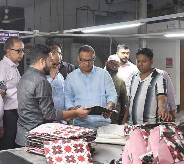 শিক্ষার্থীদের হাতে মানসম্মত পরিবেশবান্ধব পাটের ব্যাগ পৌঁছে দিতে কাজ করছে সরকার : বস্ত্র ও পাট প্রতিমন্ত্রী