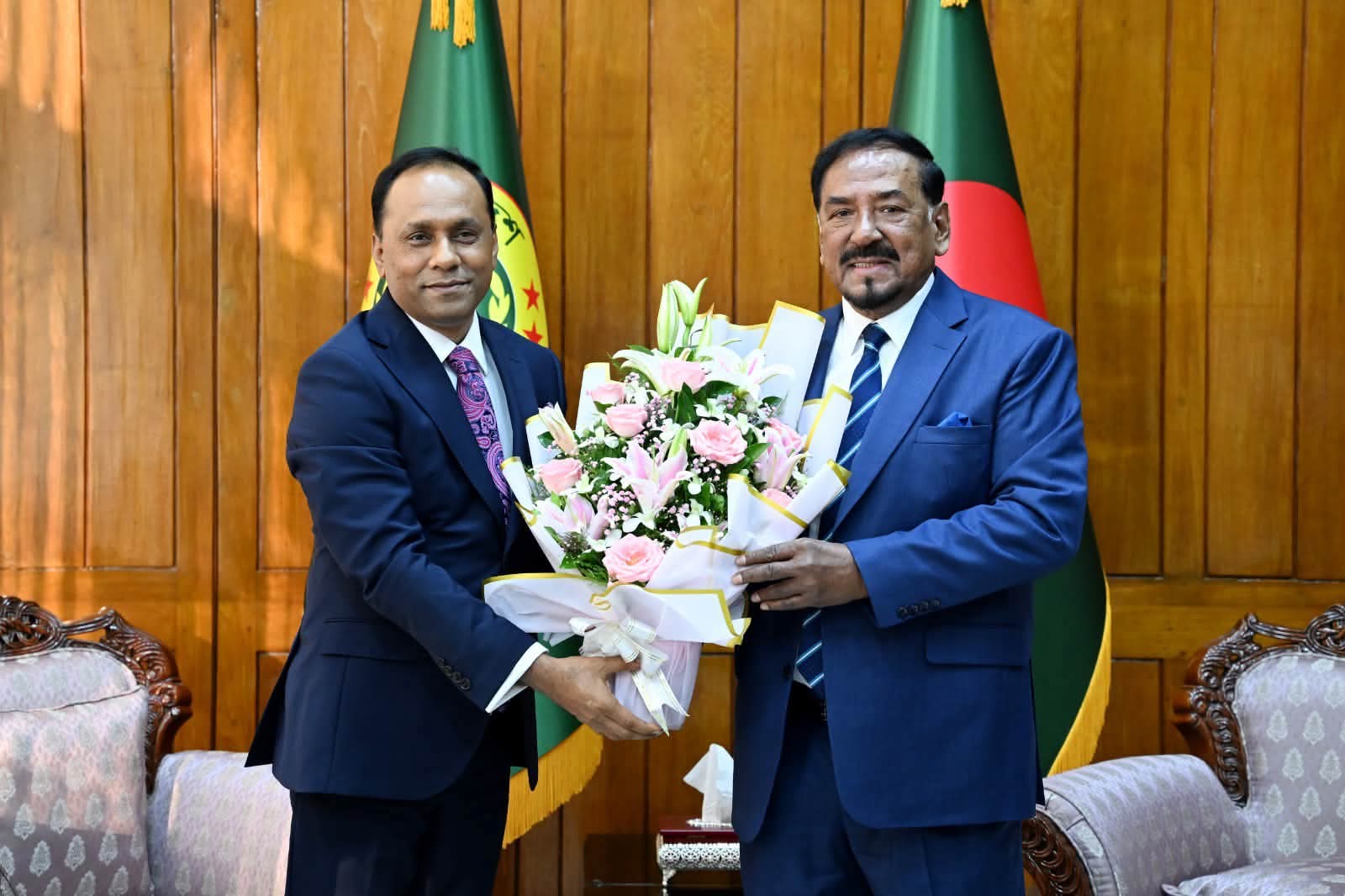 রাষ্ট্রপতির দায়িত্বভার গ্রহণ উপলক্ষে স্পীকারকে ফুলেল শুভেচ্ছা
