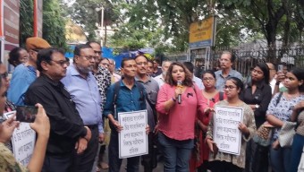 ধর্মতলায় সাংবাদিকদের উপর হামলার প্রতিবাদে- কলকাতা প্রেসক্লাবের সামনে প্রতিবাদ কর্মসূচি