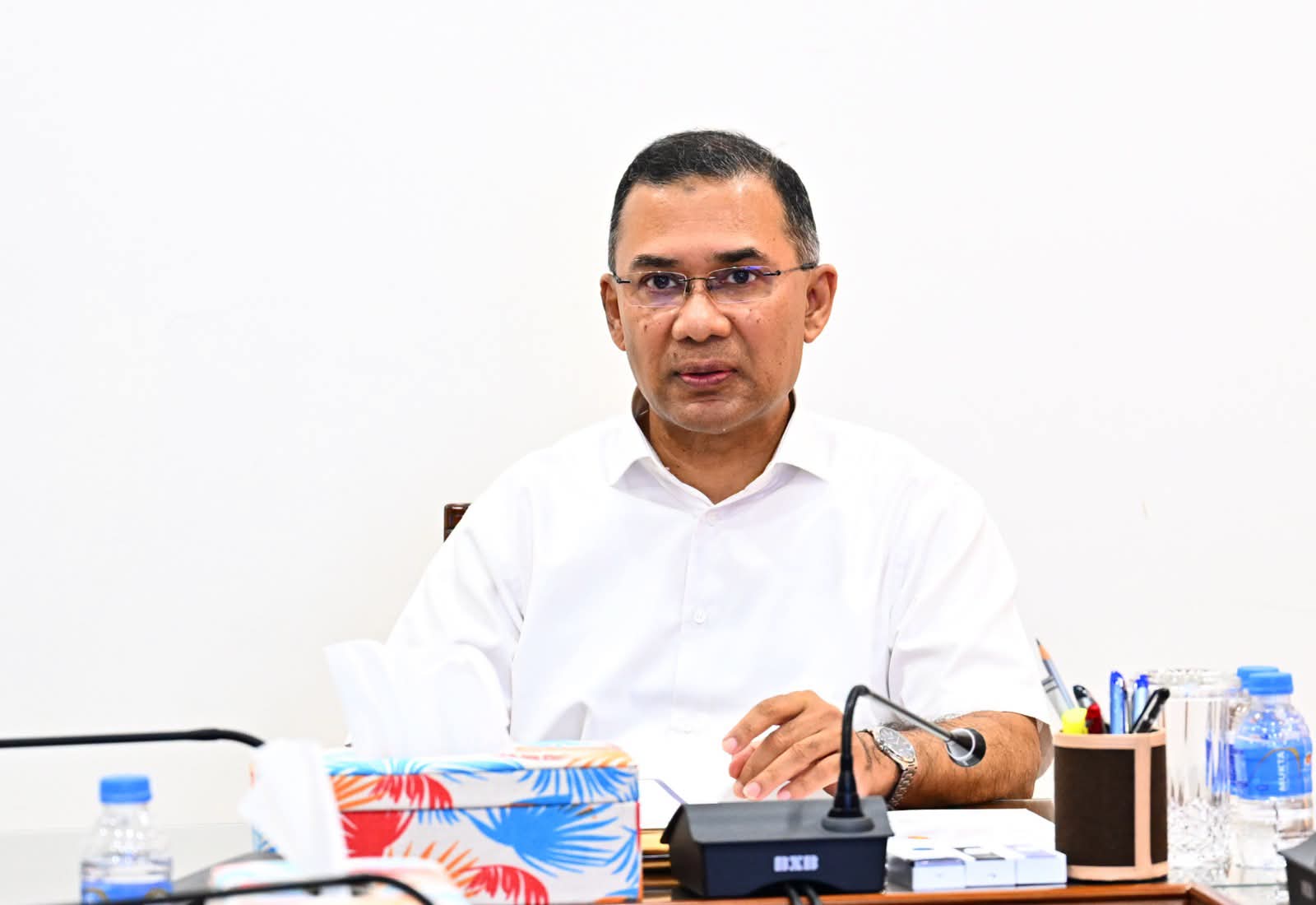 বেসরকারি ও বিদেশি বিনিয়োগে জোর: বন্ধ সরকারি কারখানা চালুর লক্ষ্যে প্রধানমন্ত্রী তারেক রহমানের বৈঠক
