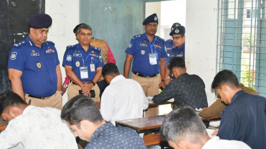 এএসআই (নিরস্ত্র) পদে নিয়োগের প্রথম দিনের লিখিত পরীক্ষা সুষ্ঠু ও শান্তিপূর্ণ পরিবেশে অনুষ্ঠিত;