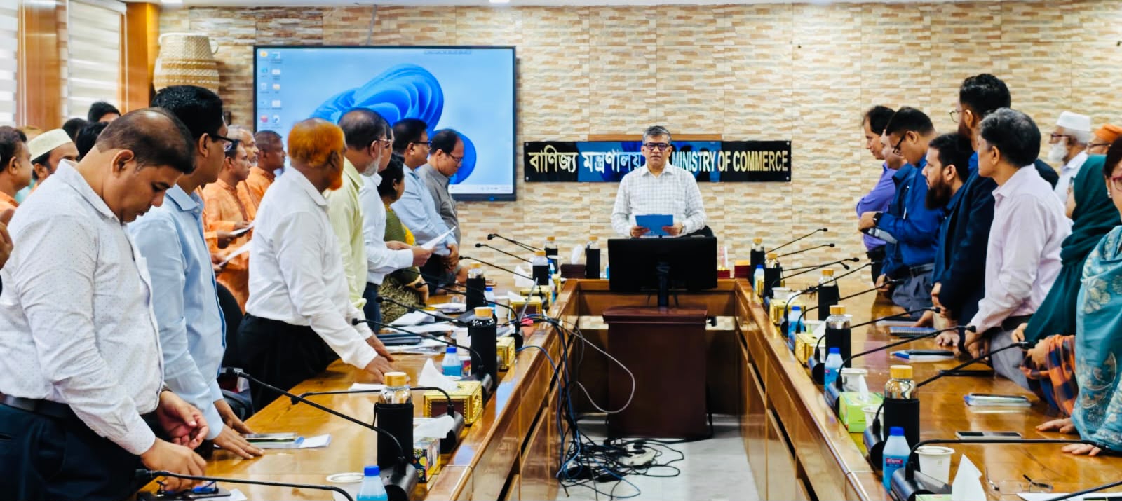 সৌহার্দ্য, শৃঙ্খলা ও জবাবদিহির কর্মসংস্কৃতি গড়ার আহ্বান বাণিজ্য সচিবের