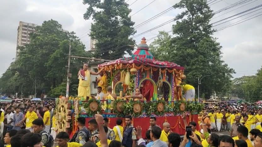 ঢাকায় সাড়ম্বরে শ্রী শ্রী জগন্নাথ দেবের রথযাত্রা উৎসব শুরু: ভক্তদের উপচে পড়া ভিড়