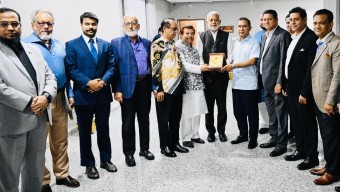 প্রধানমন্ত্রীর সঙ্গে রিহ্যাব প্রেসিডেন্টের সাক্ষাৎ আবাসন খাতের উন্নয়নে ৬ দফা প্রস্তাবনা উপস্থাপন