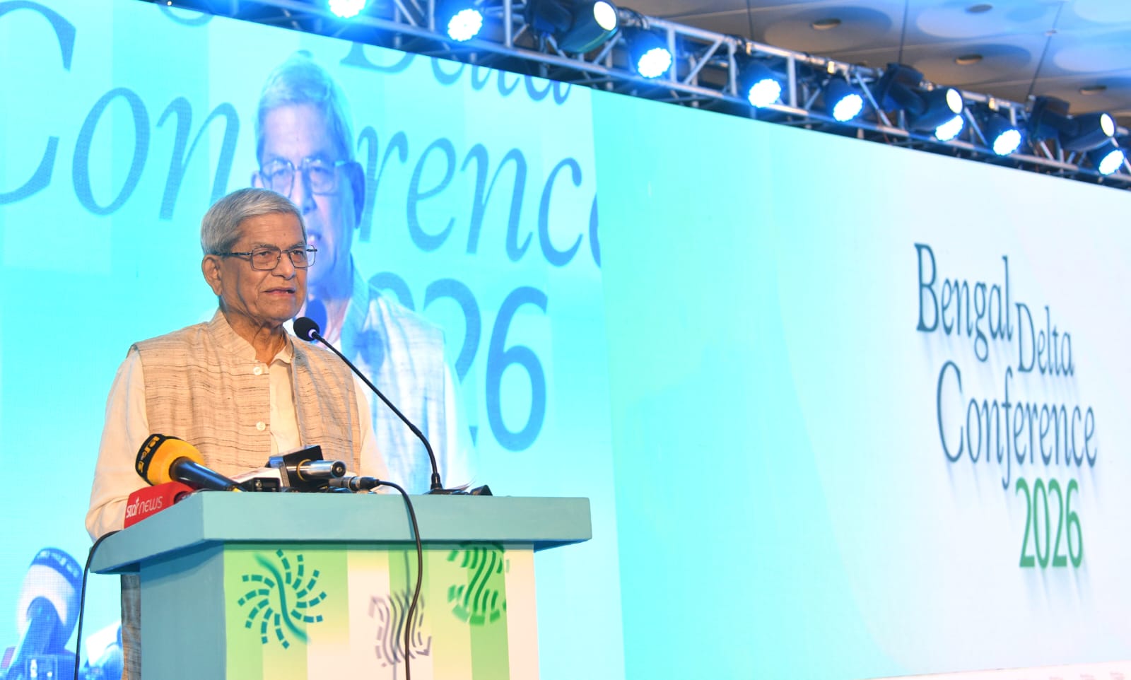 গণতন্ত্র শক্তিশালীকরণ ও অর্থনৈতিক পুনর্গঠনে কাজ করছে সরকার: স্থানীয় সরকার মন্ত্রী