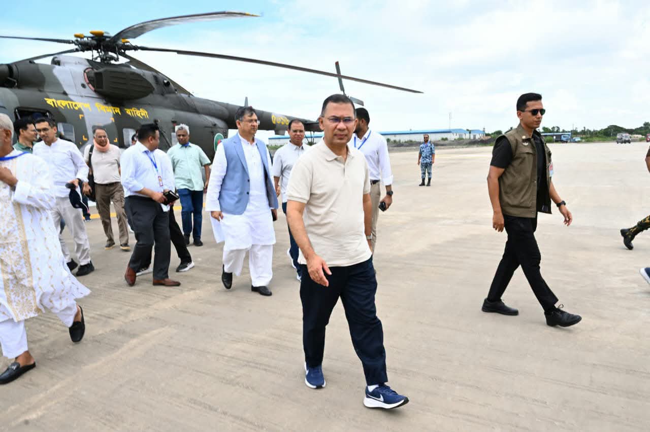 মাতারবাড়িতে গভীর সমুদ্রবন্দর ও প্রস্তাবিত মেগা প্রকল্প এলাকা সরেজমিনে পরিদর্শন করলেন প্রধানমন্ত্রী