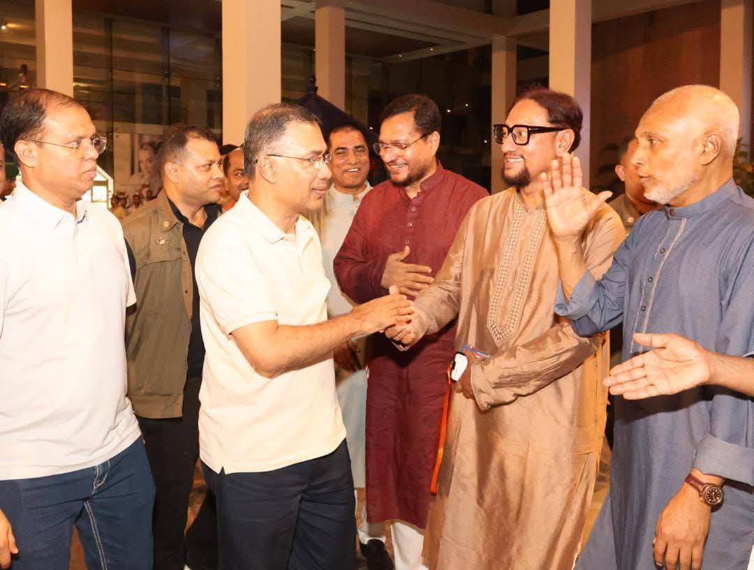 প্রধানমন্ত্রীকে স্বাগত জানালেন চসিক মেয়র ডা. শাহাদাত হোসেন