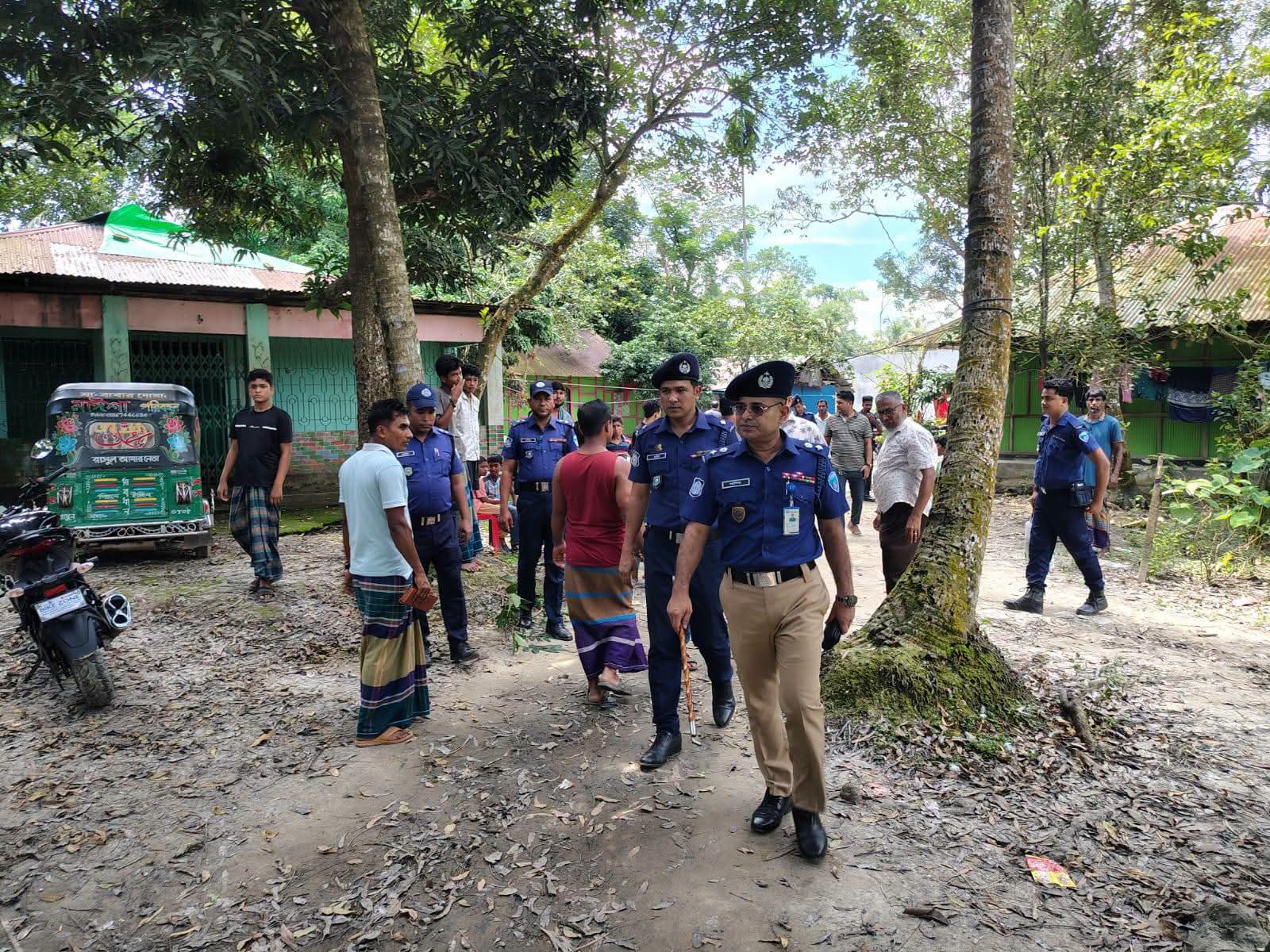 সোনাইমুড়ীতে গলা কেটে আহতের ঘটনায় ঘটনাস্থল পরিদর্শন ও তদন্ত তদারকি করেন পুলিশ সুপার