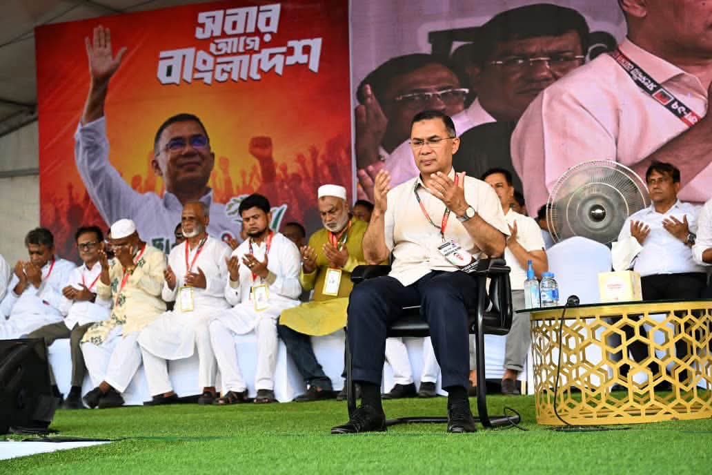 রাজধানীতে বেগম খালেদা জিয়ার ৮২তম জন্মদিনে প্রধানমন্ত্রী তারেক রহমানের উপস্থিতিতে দুস্থ ও অসুস্থদের মাঝে চেক বিতরণ
