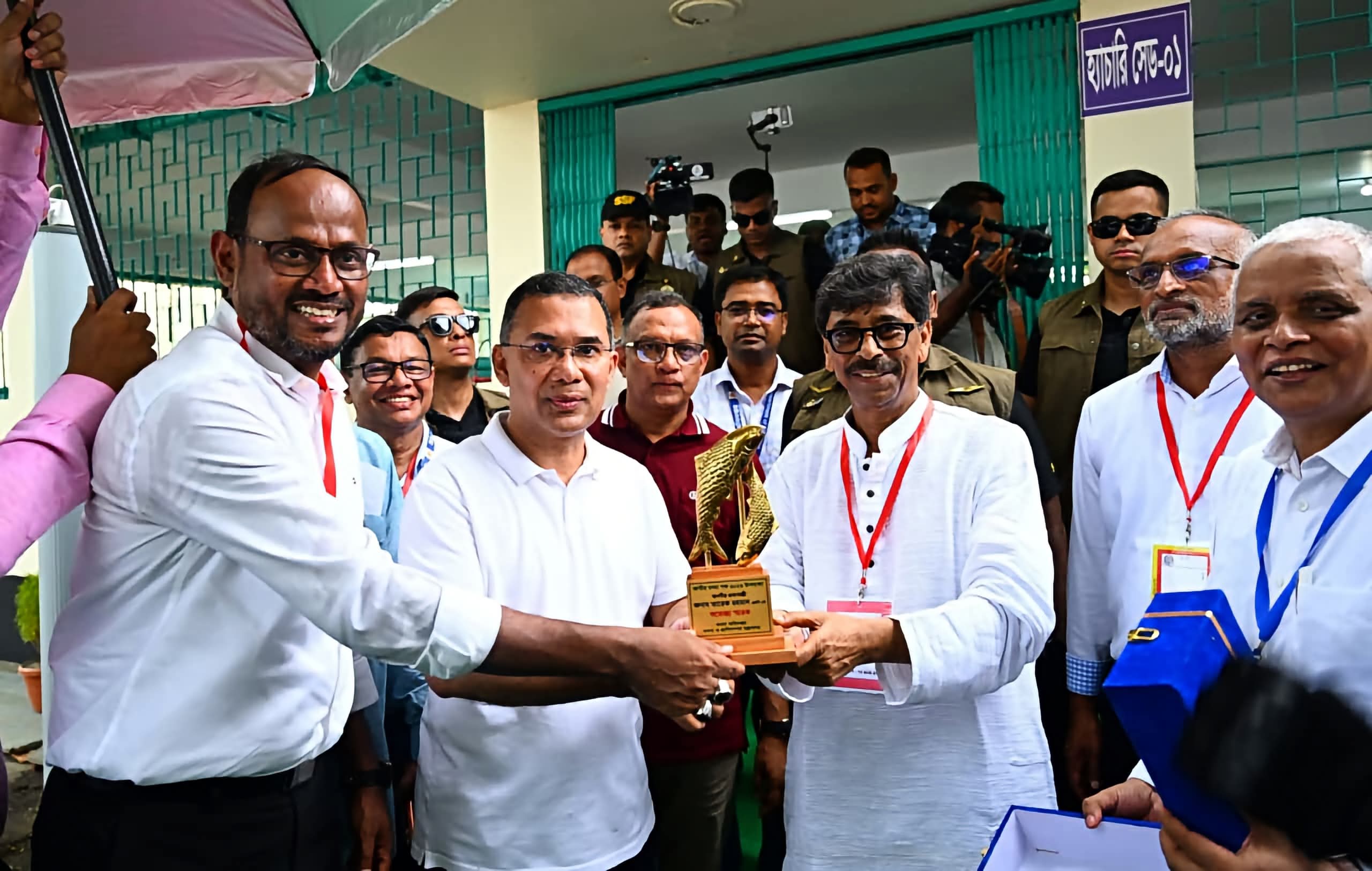 প্রধানমন্ত্রী তারেক রহমান আজ রবিবার (১৬ আগস্ট ২০২৬) দুপুরে কিশোরগঞ্জের কটিয়াদি কার্প হ্যাচারি কমপ্লেক্স পরিদর্শন করেন