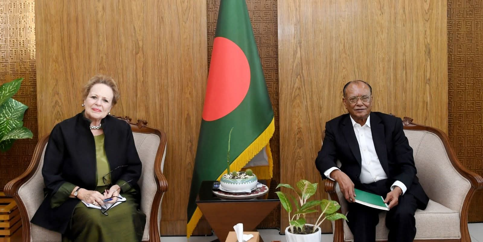 পরিবেশমন্ত্রীর সঙ্গে ইউনিসেফ বাংলাদেশের ভারপ্রাপ্ত প্রতিনিধি জিলিয়ান মেলসপের সাক্ষাৎ