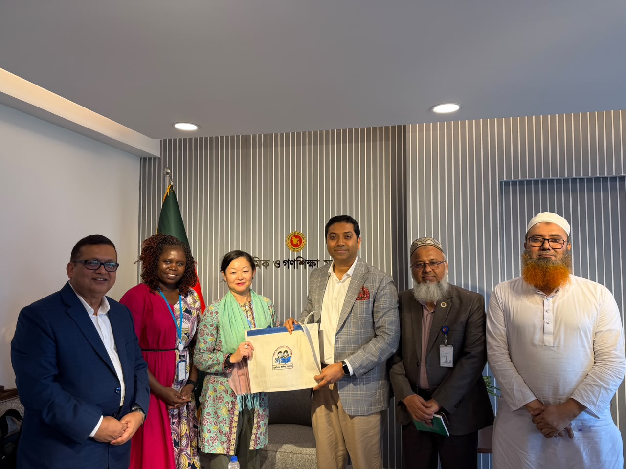 প্রাথমিক ও গণশিক্ষা প্রতিমন্ত্রীর সঙ্গে ডব্লিউএফপির কান্ট্রি ডিরেক্টর ও আবাসিক প্রতিনিধি কোকো উশিয়ামার সৌজন্য সাক্ষাৎ