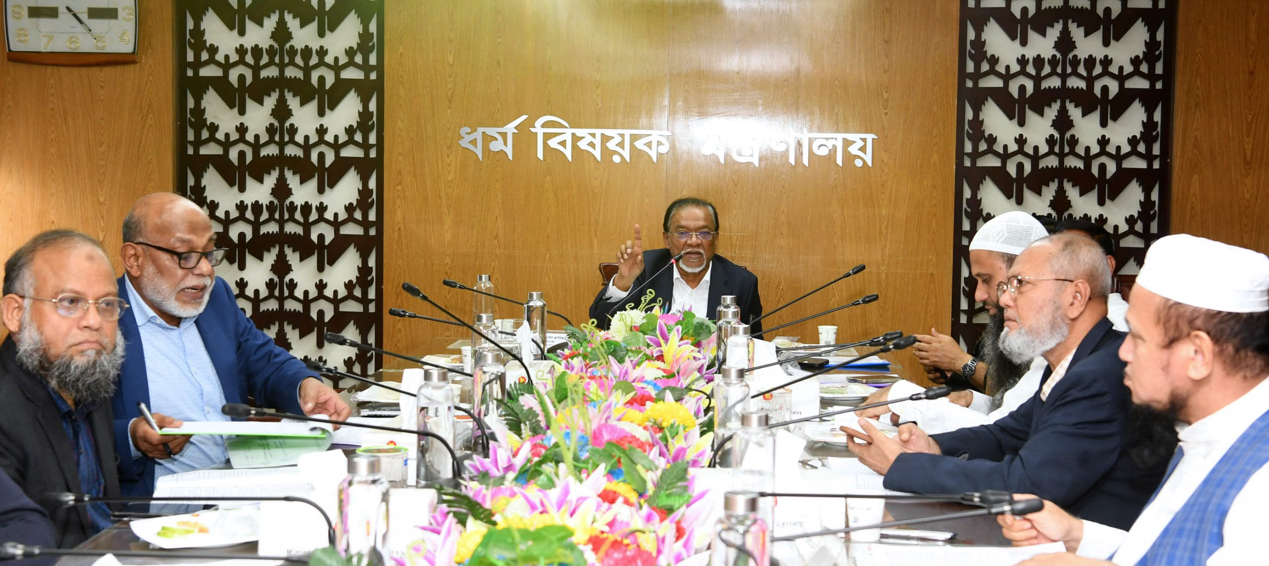 চলতি অর্থ বছরে ২ লক্ষ ৫৬ হাজার ৭৪ জন ইমাম, মুয়াজ্জিন, খাদেম ও অন্যান্য উপাসনালয়ের ব্যক্তিবর্গ পাবেন মাসিক সম্মানি: জনপ্রশাসন উপদেষ্টা