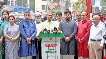 মুক্তিযুদ্ধ বিষয়ক মন্ত্রণালয়ের পক্ষ হতে শাহবাগস্থ জুলাই শহীদ স্মৃতিস্তম্ভে পুষ্পস্তবক অর্পণ