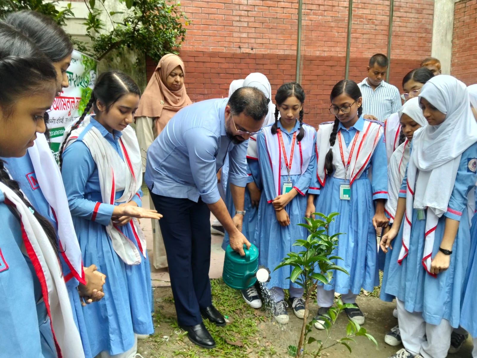 প্রতিটি শিক্ষার্থীকে একটি করে গাছ লাগানোর আহ্বান প্রতিমন্ত্রী আমিনুল হকের