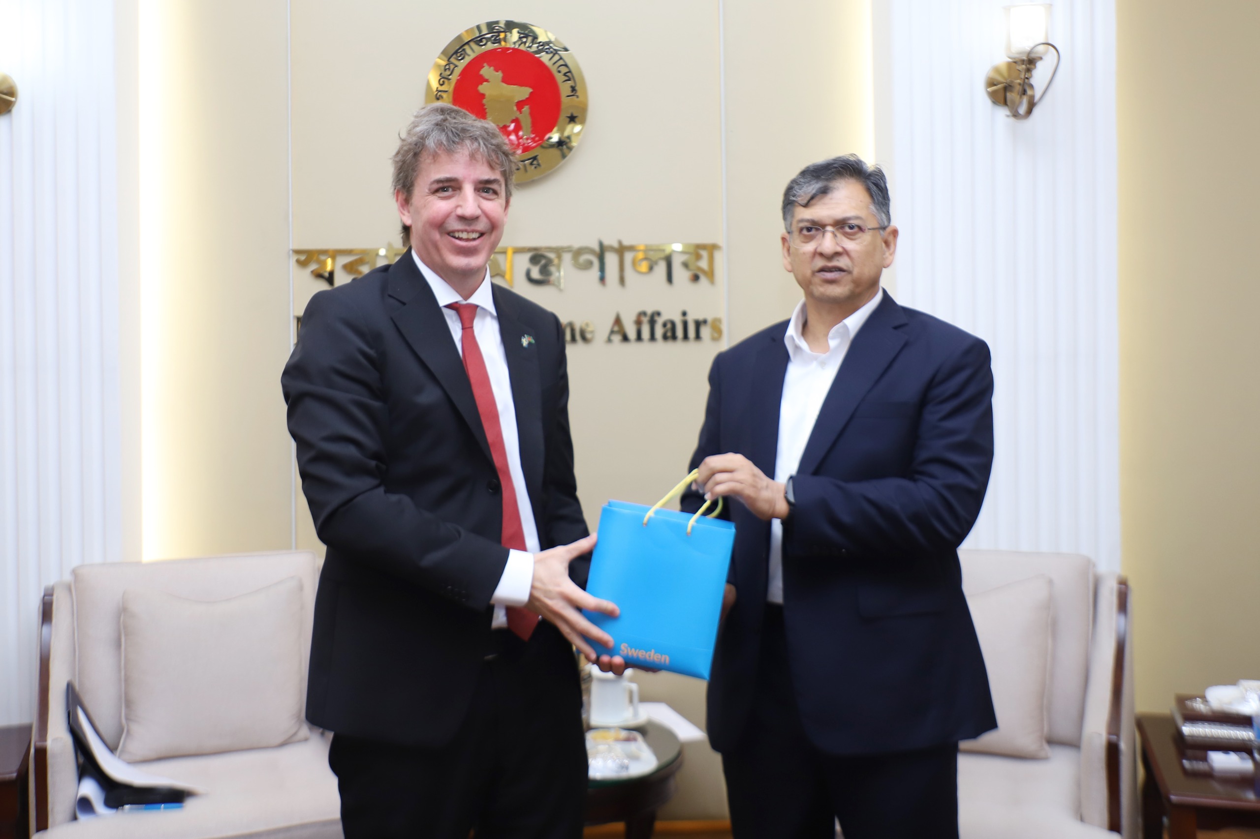 স্বরাষ্ট্রমন্ত্রীর সঙ্গে সুইডেনের রাষ্ট্রদূতের সৌজন্য সাক্ষাৎ