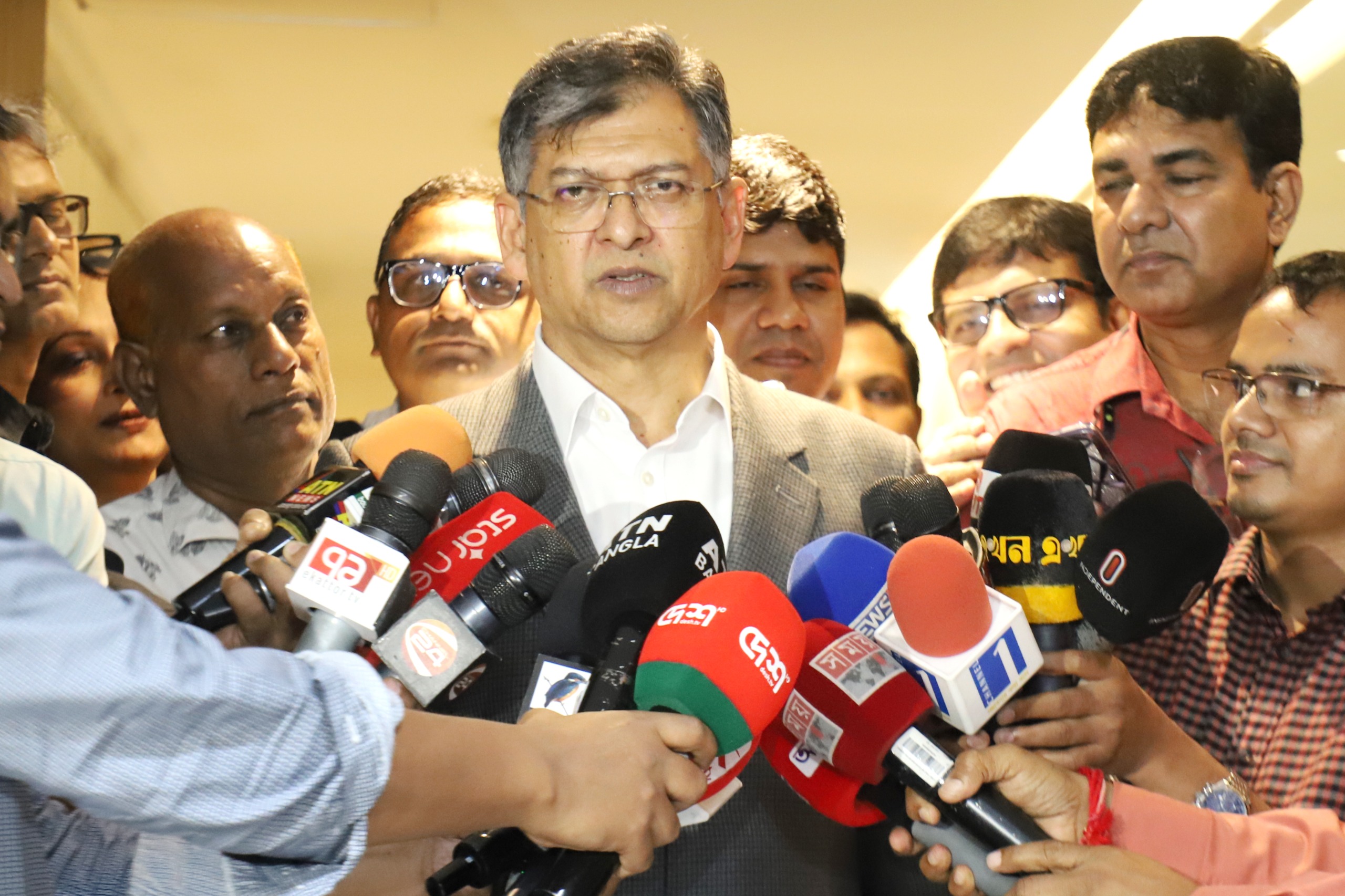 বিগত ১৮০ দিনে আইনশৃঙ্খলা পরিস্থিতির দৃশ্যমান উন্নতি হয়েছে- স্বরাষ্ট্রমন্ত্রী