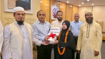 সৌদি বিজয়ী হাফেজদেরকে অভ্যর্থনা জানাতে মন্ত্রণালয়ের কর্মকর্তাদের বিমানবন্দরে পাঠালেন ধর্মমন্ত্রী কায়কোবাদ