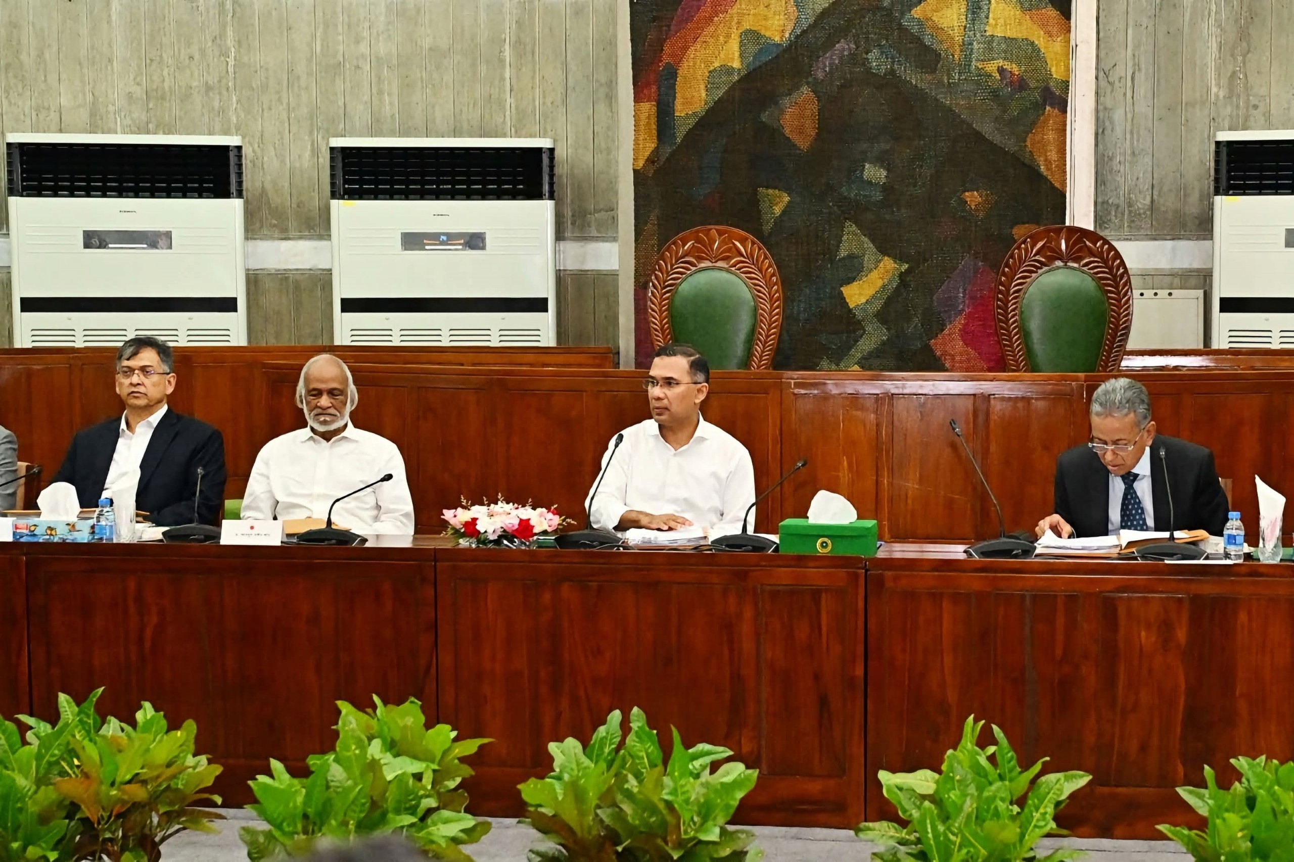 প্রধানমন্ত্রী তারেক রহমানের সভাপতিত্বে মন্ত্রিপরিষদের বৈঠক অনুষ্ঠিত হচ্ছে