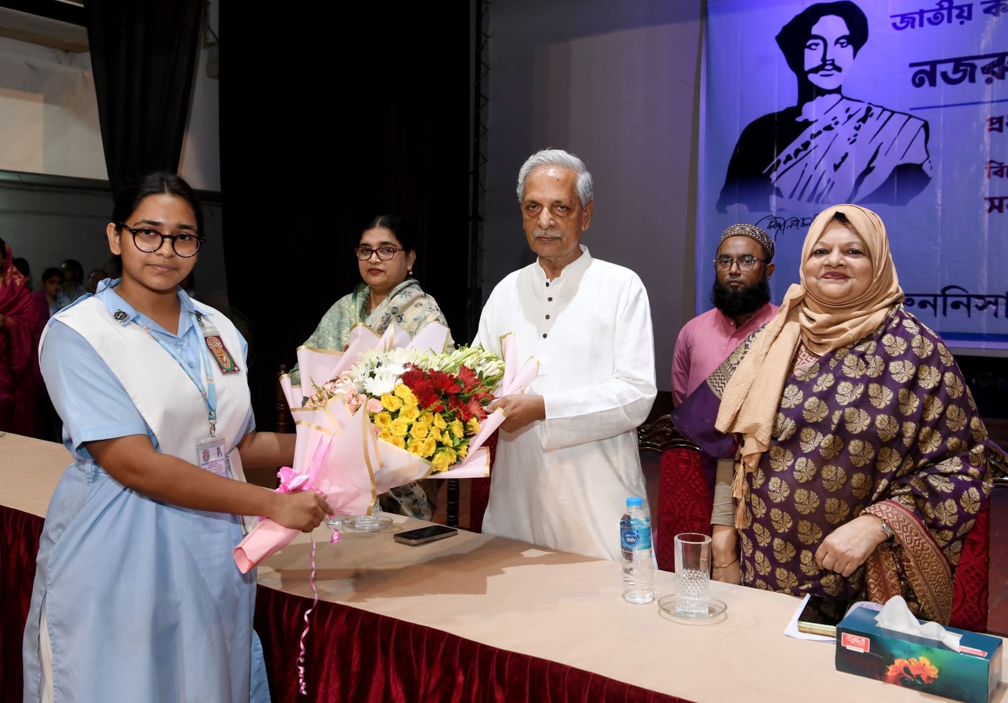 তরুণ সমাজকে নজরুলের মানবতা, সাম্য ও দেশপ্রেমের চেতনায় আলোকিত করার আহ্বান জানালেন সংস্কৃতি বিষয়ক মন্ত্রী