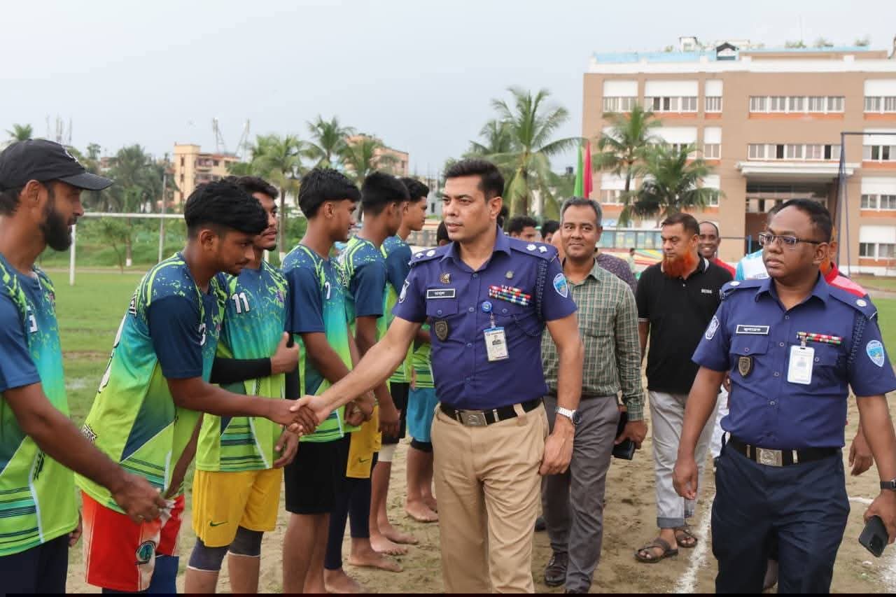 পুলিশ লাইন্স মাঠে চট্টগ্রাম জেলা পুলিশের ১ম কমিউনিটি কাবাডি টুর্নামেন্টের ফাইনাল অনুষ্ঠিত