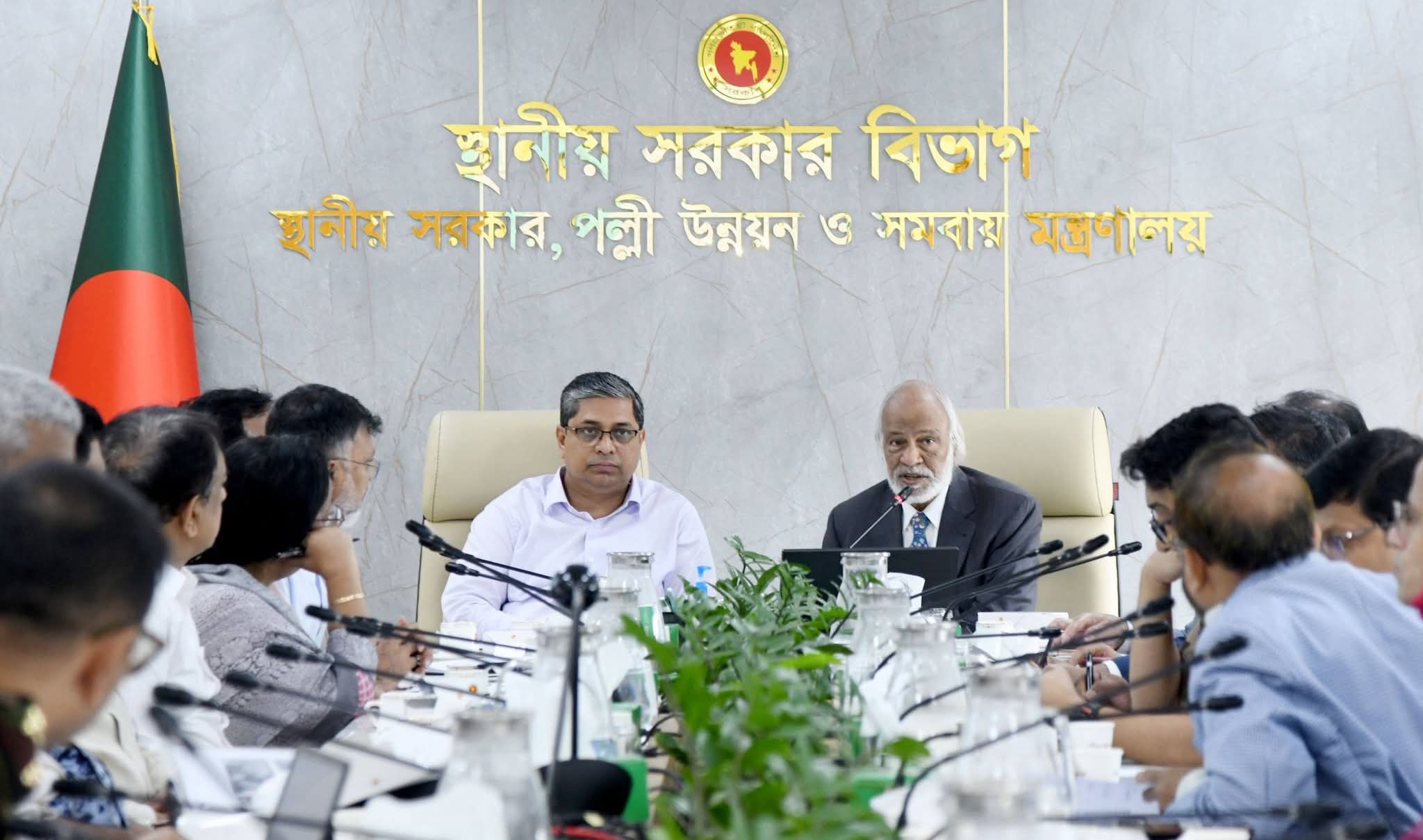 ঢাকার যানজট, ডেঙ্গু ও জলাবদ্ধতা নিরসনে দ্রুত পদক্ষেপের নির্দেশ এলজিআরডি মন্ত্রীর