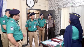 এসএমপি পুলিশ কমিশনার মহোদয়ের এয়ারপোর্ট থানা ও বড়শালা ক্যাম্প পরিদর্শন: