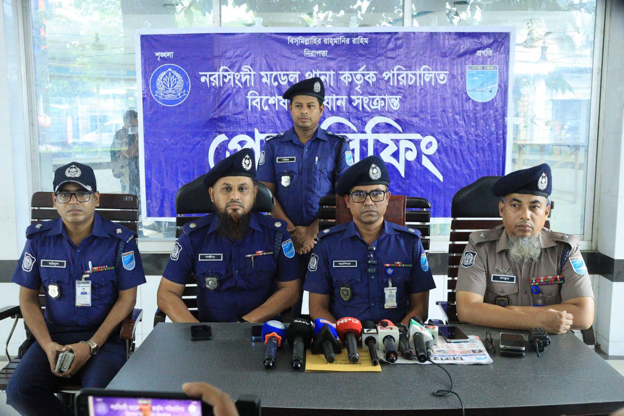 “নরসিংদীতে লাইসেন্সকৃত মদের দোকানের কর্মচারীকে আগুনে পুড়িয়ে হত্যার চেষ্টা: প্রধান অভিযুক্ত জাহাঙ্গীর সরকার গ্রেফতার”