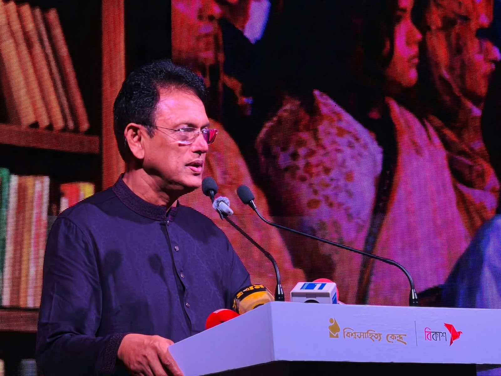 বইপড়া কর্মসূচির ১২ বছর: তরুণদের মাদক ও মোবাইল আসক্তি থেকে দূরে রাখতে ভালো বই পড়ার আহ্বান শিক্ষা মন্ত্রীর