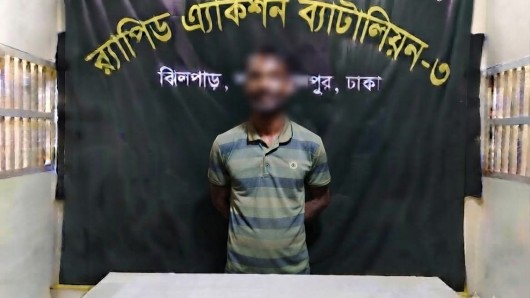 পাবনা জেলার ভাঙ্গুরা থানার চাঞ্চল্যকর হত্যা মামলার যাবজ্জীবন সাজাপ্রাপ্ত আসামি মোঃ শফিকুল ইসলাম (৩৮)’কে ঢাকা মহানগরীর শাহ আলী থানাধীন এলাকা হতে গ্রেফতার করেছে র‍্যাব-৩