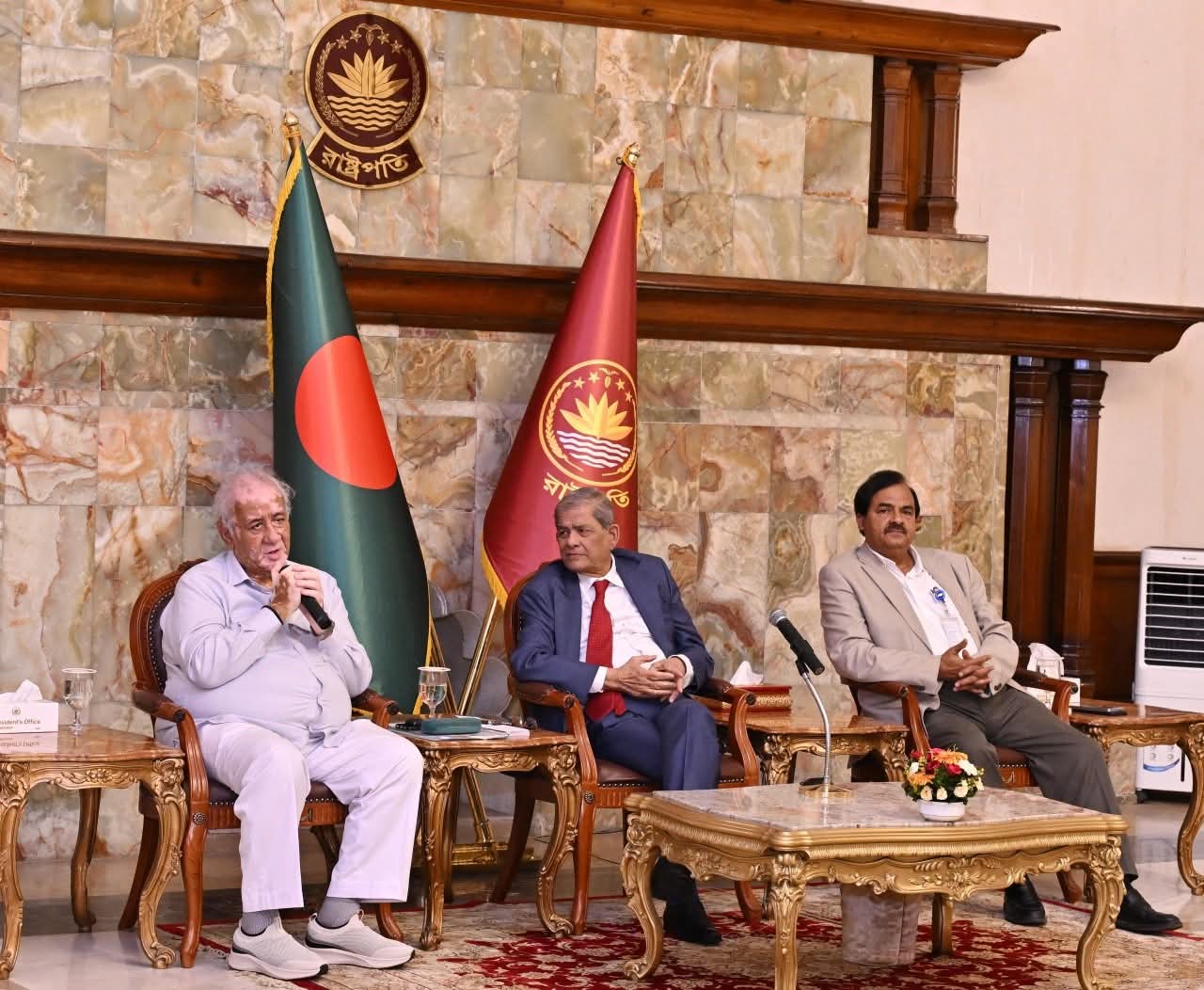 মহামান্য রাষ্ট্রপতির সাথে বাংলাদেশ জাতীয়তাবাদী ক্ষুদ্র জাতিগোষ্ঠীর নেতৃবৃন্দের সৌজন্য সাক্ষাৎ ও মতবিনিময়