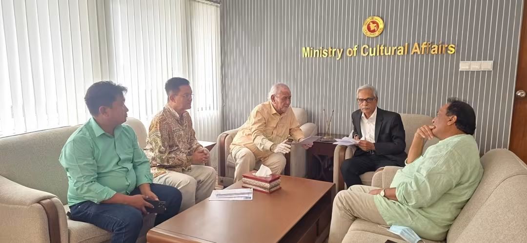 বান্দরবানে প্রবারণা পূর্ণিমা উদযাপন উপলক্ষে সংস্কৃতি ও পার্বত্য মন্ত্রীদের সঙ্গে উদযাপন কমিটির সাক্ষাৎ
