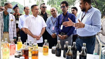 বর্জ্য থেকে জ্বালানি তেল উৎপাদন প্রকল্প পরিদর্শন করলেন প্রধানমন্ত্রী