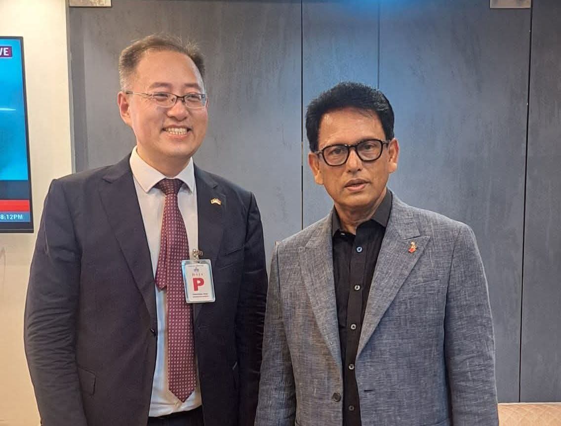 চীনের উদ্দেশ্যে ঢাকা ছাড়লেন শিক্ষামন্ত্রী এহছানুল হক মিলন