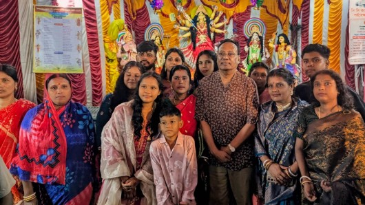 “ধর্ম যার যার, দেশটা সবার”: মধুপুরে পূজামণ্ডপ পরিদর্শনে মন্ত্রী ফকির মাহবুব আনাম